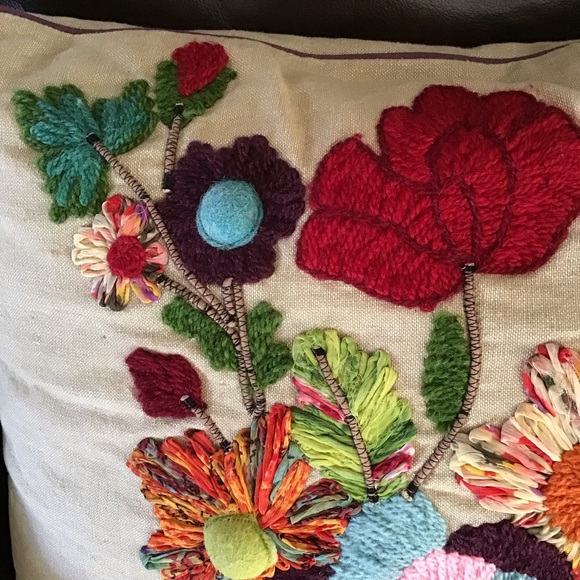 FINAL SALE Merben Int’l Victoria Floral Embroidered Accent Pillow, (22”x16”) - Picture 3 of 7